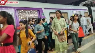 Mumbai local train Rush hours ladies Gents sabhi ko crowd ka samna karna padta hai | Crowded station