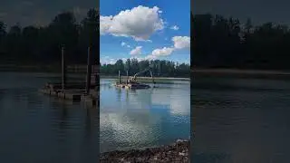 На маленьком плоту