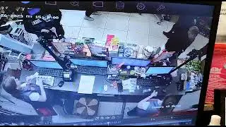 Полиция Ангарска разыскивает мужчину, который совершил хищение денег с чужой банковской карты