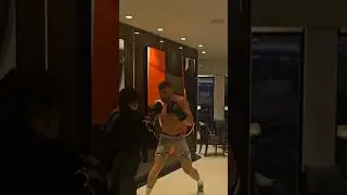 🤯 DRICUS DU PLESSIS CRACKING PADS AT 5AM IN HIS HOTEL ROOM BEFORE HIS FIGHT WITH ISRAEL ADESANYA