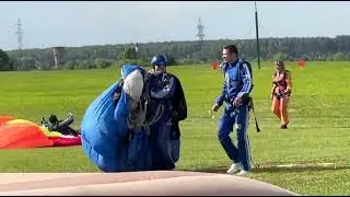 Никита идёт прыгать с парашютом