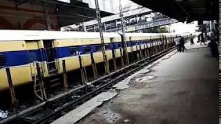 PRATAP EXPRESS ANNOUNCEMENT AT MUGHALSARAI STATION-ANAS KHAN