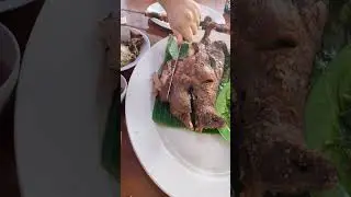 Eat pork head🐖