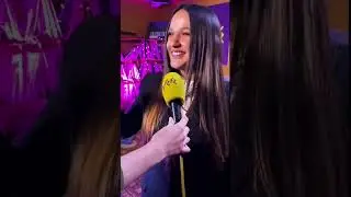 עדן בן זקן משחקת קלפים 🃏