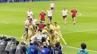 🔥SPAIN Players and Staffs crazy celebration after defeating France