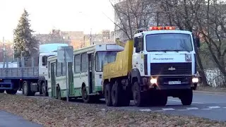 Грузовой эвакуатор МАЗ тащит сломанный автобус ЛиАЗ-5256!