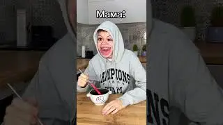 Чем кормят: мама и я 