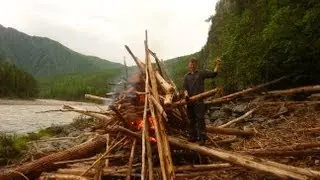 Как сделать таежный костер в походе. Светка без Жанки.