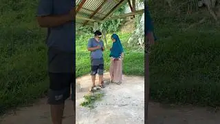 Dikejar Ibu Pakai Sapu Karena Keasyikan Main