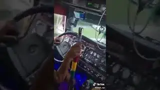 Ricky shifting the Kenworth w900L cat 18spd🔥💪