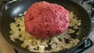 Что приготовить с фаршем? Ужин теперь намного вкуснее. Пришло время поесть.