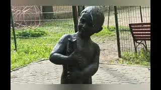Жанровая советская скульптура 50х годов в Николаевской детской больнице, СПб.