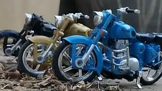 𝗥𝗼𝘆𝗮𝗹 𝗘𝗻𝗳𝗶𝗲𝗹𝗱 𝗕𝘂𝗹𝗹𝗲𝘁, Stunt & Offroad King 👑, Stealth Black, Desert Sand, Airborne Blue, 1/18 Scale