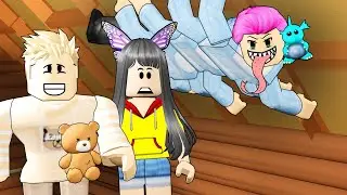 ROBLOX BUT I AM A CENTIPEDE! (Roblox With Friends!)