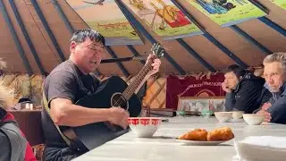 С праздником милые дамы