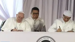 Tercer día del Papa en Indonesia: diálogo interreligioso