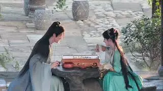 Lai Zhan《来战》Reuters Video (25.07.13) The master and the apprentice play chess