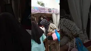 Bazar Ramadhan di halaman Masjid Raya Al Azhom, Kota Tangerang