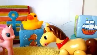 Развивающее видео. Пони на пляже. Изучаем морских обитателей