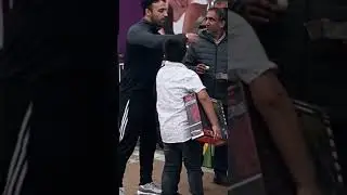 Let’s share the food with this stranger😁the kid reaction🥰 