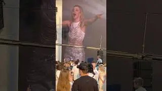Юлианна  Караулова попали случайно на концерт и зарядились позитивом