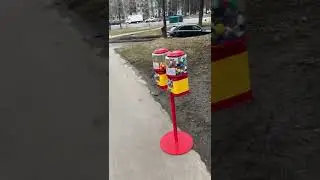 Автомат с Жвачкой на Улице