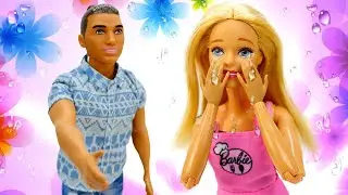 Una bronca de Barbie y Ken. Juegos con Barbie. Vídeos de Barbie en español