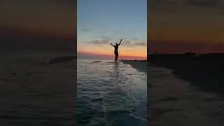 В одну реку войти дважды? Возможно это?  #михаилволин #beach #запискиславян #dance #девушка