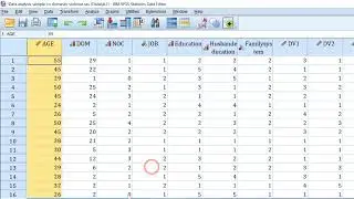How to categorize a continuous variable and analyse demographics in one table