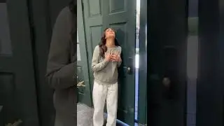 Jessica Alba Sending her Daughter to School..