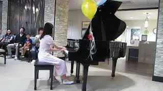 Vicky play Happy Birthday Variation.