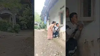Ngintip tetangga 