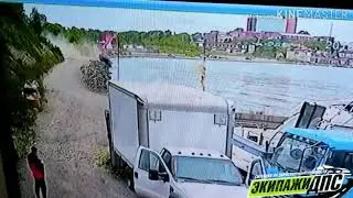 Видео: как житель Владивостока утопил свой автомобиль в море