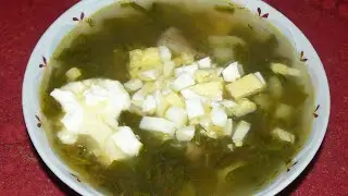 Зеленый борщ со щавелем и мясом. Ммм... вкуснятина.