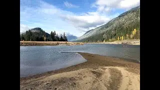 Hiking Kaches Lakeshore in Okanoganon-Wenatchee National Forest