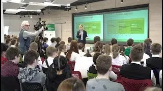 На уроке в «Академии искусственного интеллекта»