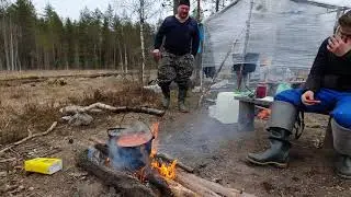 Обед в лесу