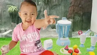 Blender mainan Dibuat Bikin jus Susu Beneran. Blender toys#mainananak