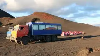 Мертвая земля - это все засыпано вулканическим пеплом в 1976 году.