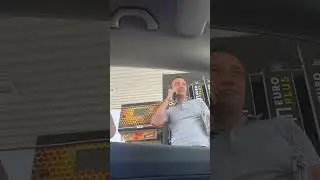 Неадекватний директор АЗС БРСМ.