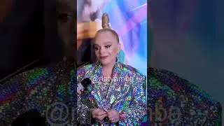 Лариса Долина занимается благотворительностью, но не афиширует. Правильно? 