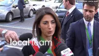 Virginia Raggi indossa tricolore alla Pontificia Università Lateranense