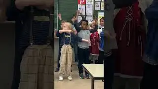 Школьный класс Алисы на празднике 🪴 