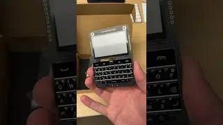 Beepberry! Tiny Pi-based Blackberry cyberdeck 
