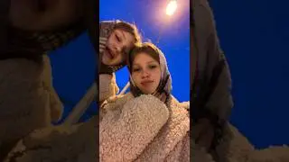 Хлопья летят на верх❄️☃️