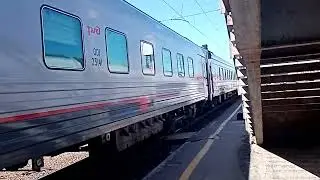 Прибытие ЭП1М-556 с поездом 50 Санкт-Петербург - Кисловодск на станцию Россошь