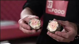 Тёплый ролл с угрём и соусом унаги