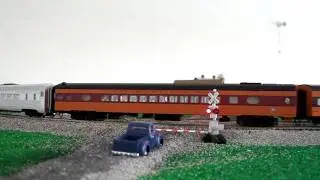 Southern Pacific Daylight 4449: Model Train Excursion With Hiawatha Cars | jlwii2000
