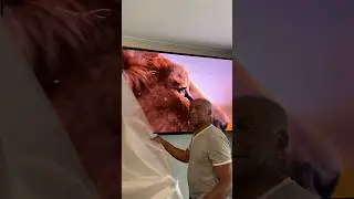 NOW THAT’S A TV :O 