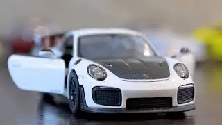 Porsche 911 GT2 RS diecast model car